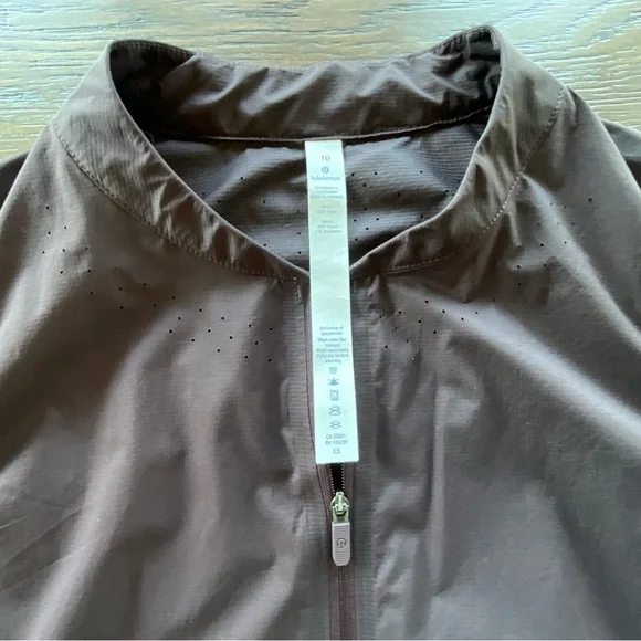 Lulu Like The Wind Vest Like New - Picture 6 of 9